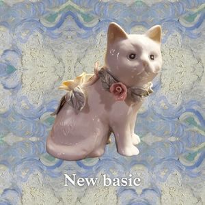 Tilso handpainted Porcelain cat.
